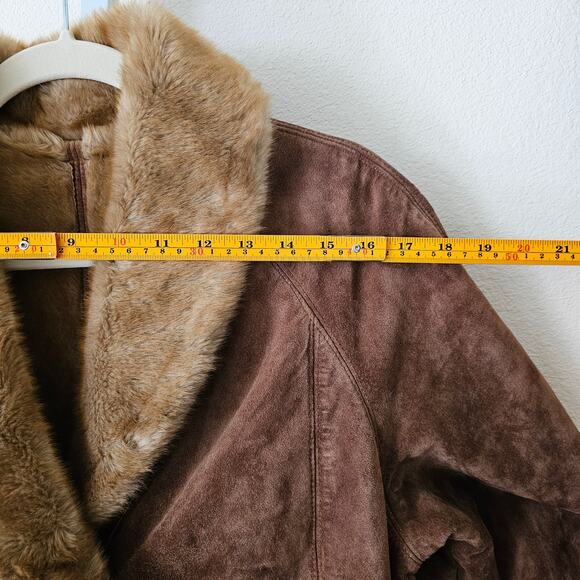 LNR La Nouvelle Rennaissance Penny Lane Brown Suede Faux Fur Button Coat Sz M - Picture 13 of 16